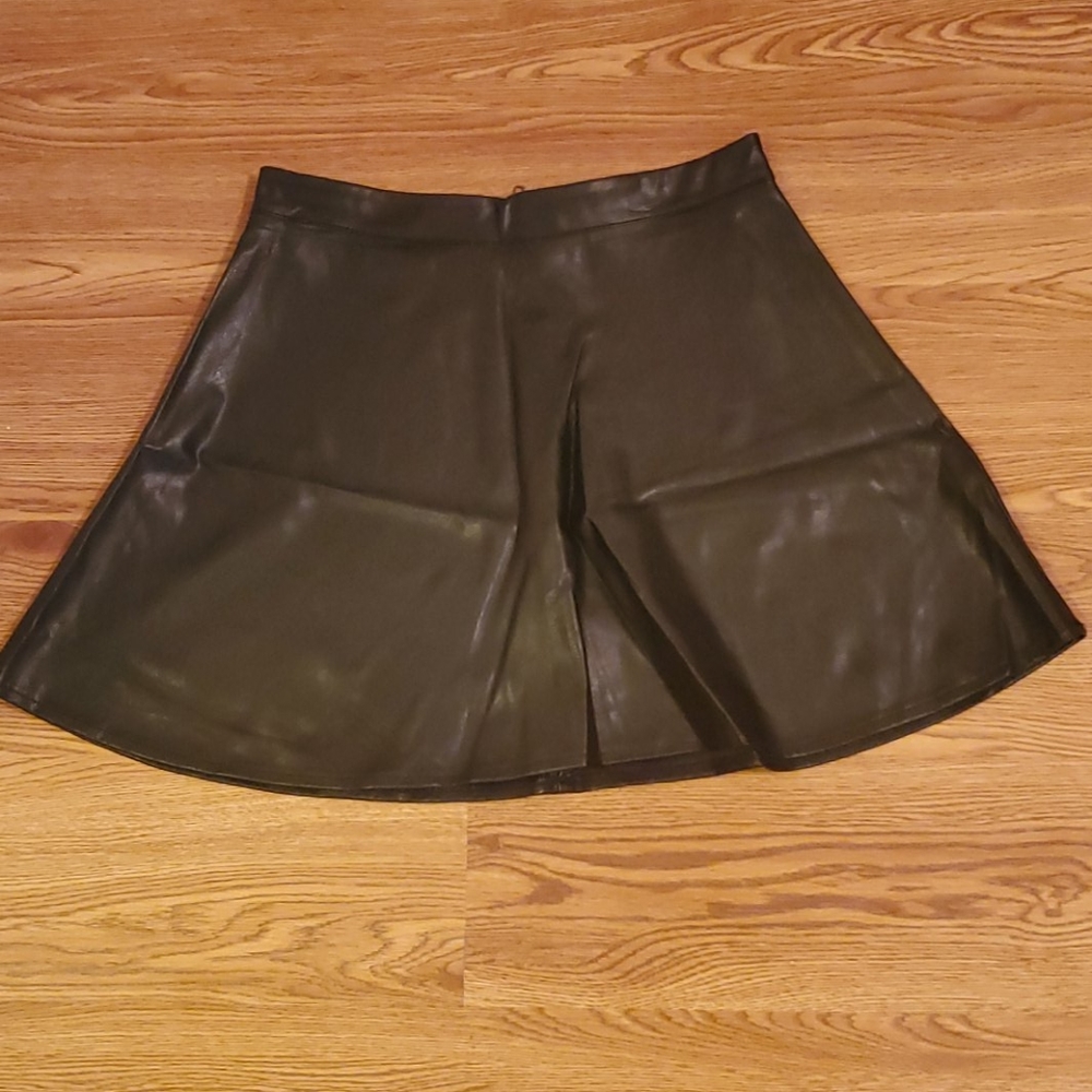 NWOT Forever 21 Black Skirt